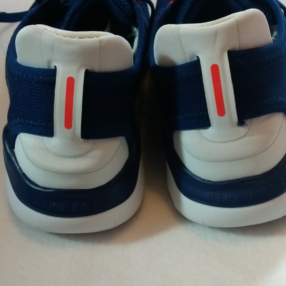 Womens Nike Free RN 2018 Navy/Pink/White - Picture 7 of 7